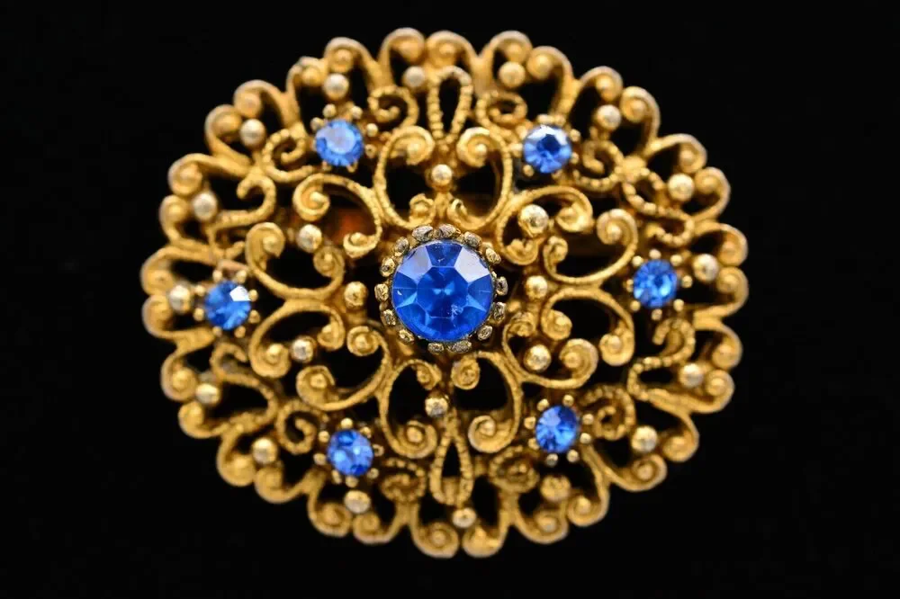 JJ Vintage Pin Brooch Blue Rhinestone Crystal Antiqued Gold Signed 1980s Bin7